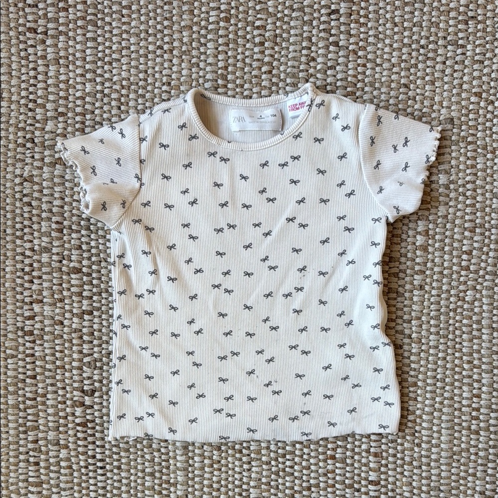Zara Kids White Ribbed Tee with Black Bow Print